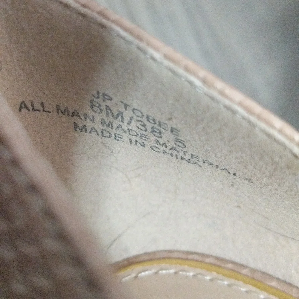 #283Jessica Simpson Women's Tobee Platform Pump Soft Tan Color. 4" Heel Size: 8M - Picture 6 of 12
